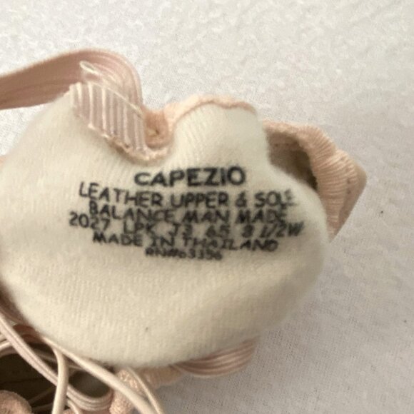 Capezio Soft Ballet Dance Shoes Split Sole Blush Pink Womens size 8.5W - Picture 7 of 7